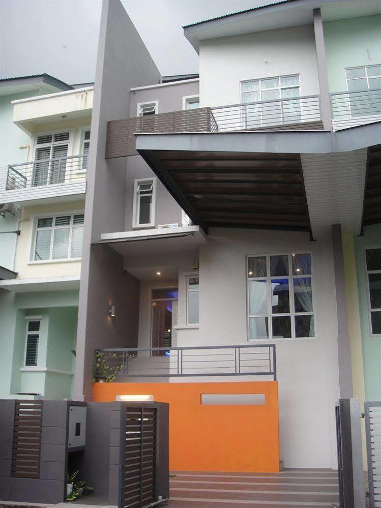 Shamrock Beach Villas Batu Ferringhi Penang Exterior foto
